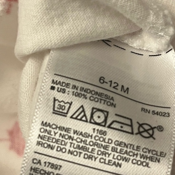 3/$20 Old Navy baby romper Maple Leafs 6-12M - Picture 5 of 5